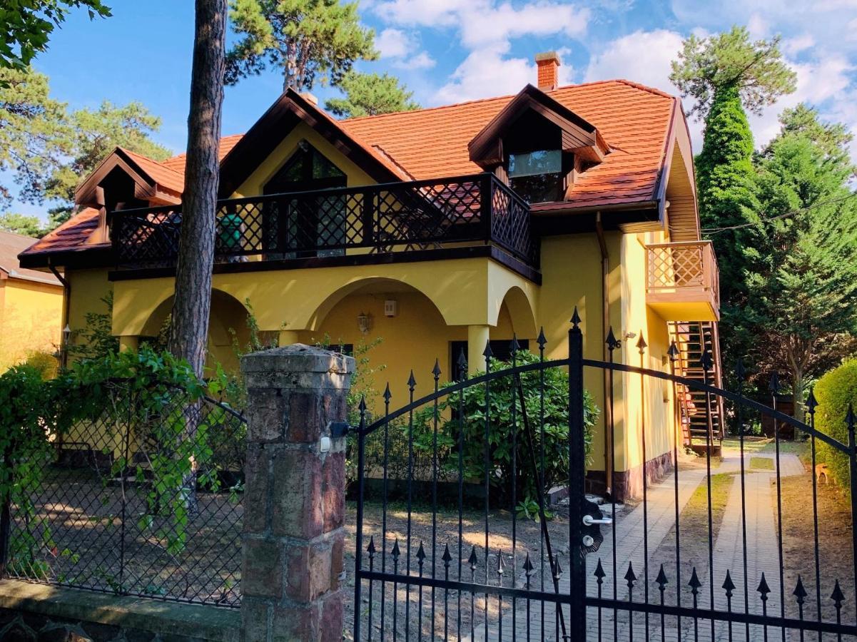 Villa B96 Siófok Exteriör bild